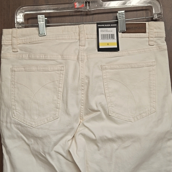 Calvin Klein Jeans Size 6 Ivory Mid Rise Straight Leg Capri Jeans - Picture 6 of 11